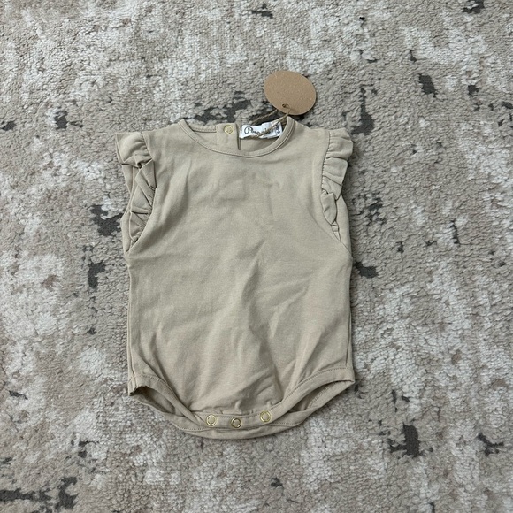 Ponponia Baby Girl Tan Bodysuit Size 6/9 Months NWT - Picture 1 of 3
